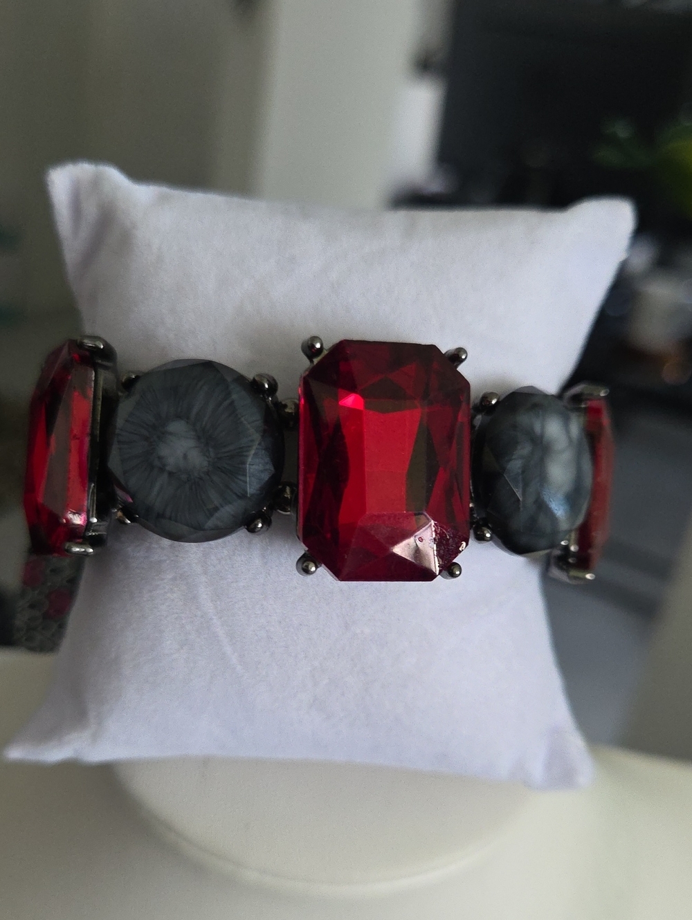 Paparazzi Red Gem Stretch Bracelet NWT